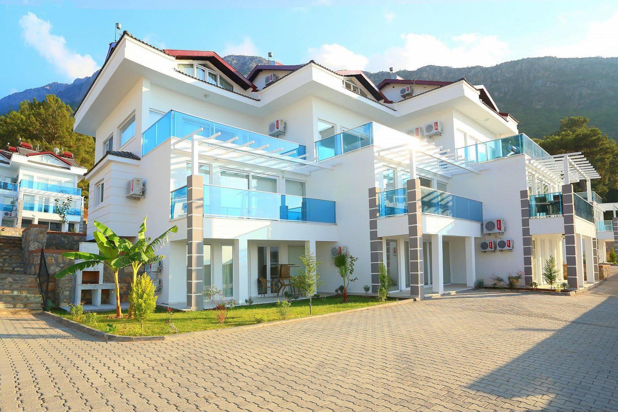 Orka Royal Hills Apartments ออวาจิค ภายนอก รูปภาพ